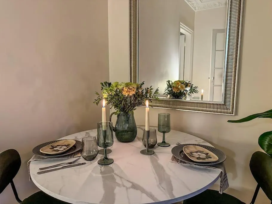 Apartment Chic Entre Histoire Et Modernite Paris