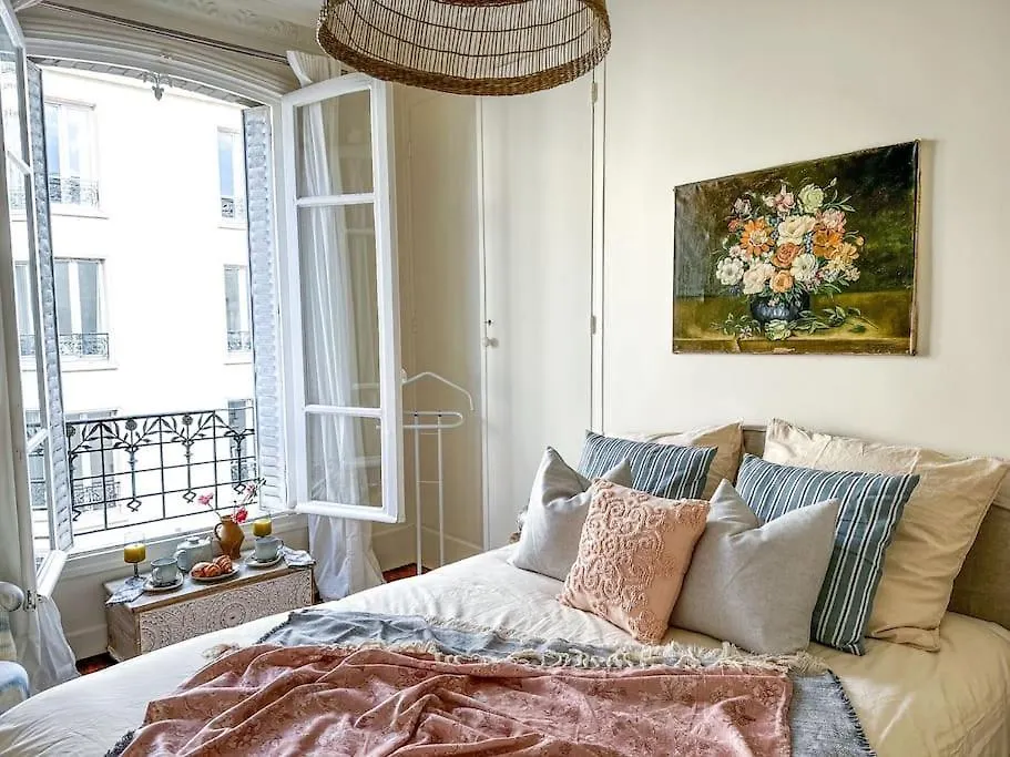 Apartment Chic Entre Histoire Et Modernite Paris